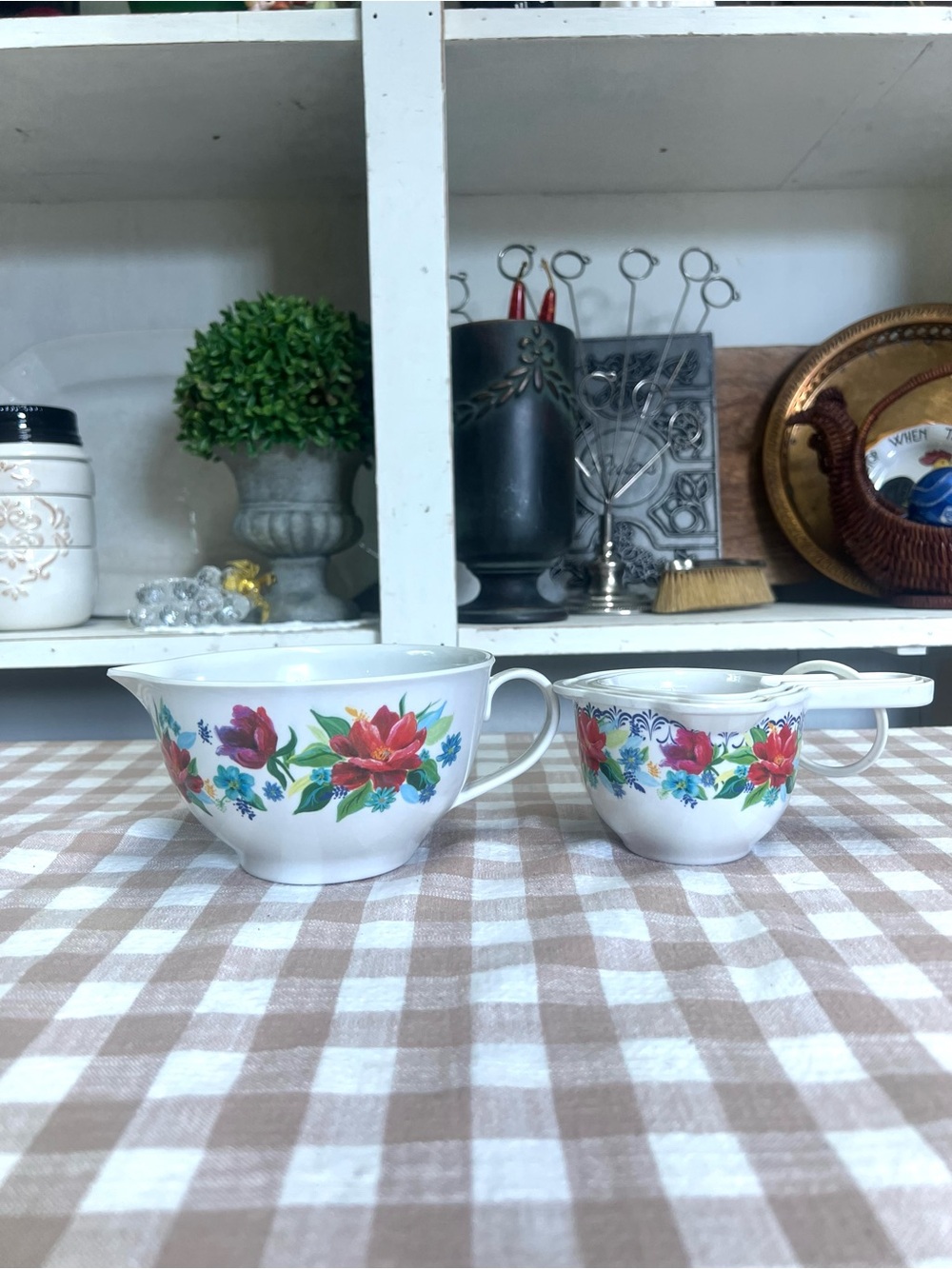 The pioneer woman measuring cups 4 piece melamine